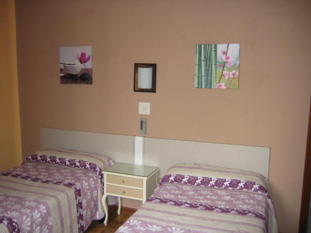 Hostal La Selecta Madrid Room photo